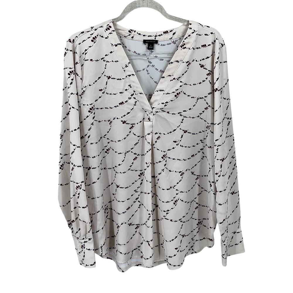 Ann Taylor Blouse Womens XL Cream Purple Scalloped Floral Chain Office Modest